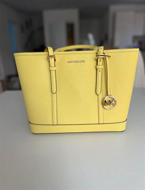 michael kors tasche karson braun gelb|Michael Kors official website.